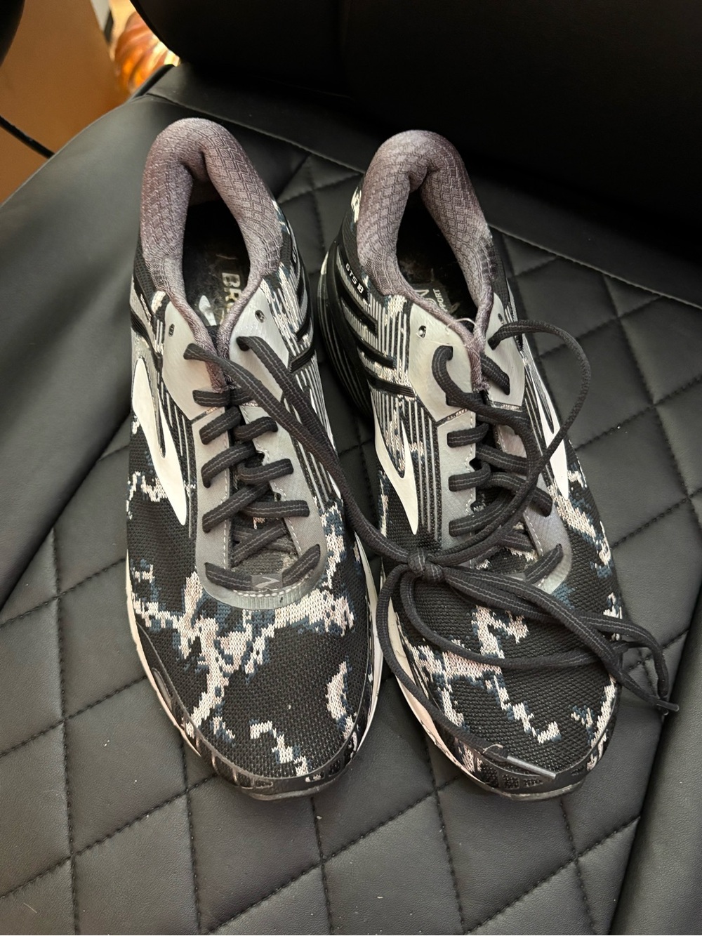 Brooks Adrenaline GTS 18 Running shoe size 9